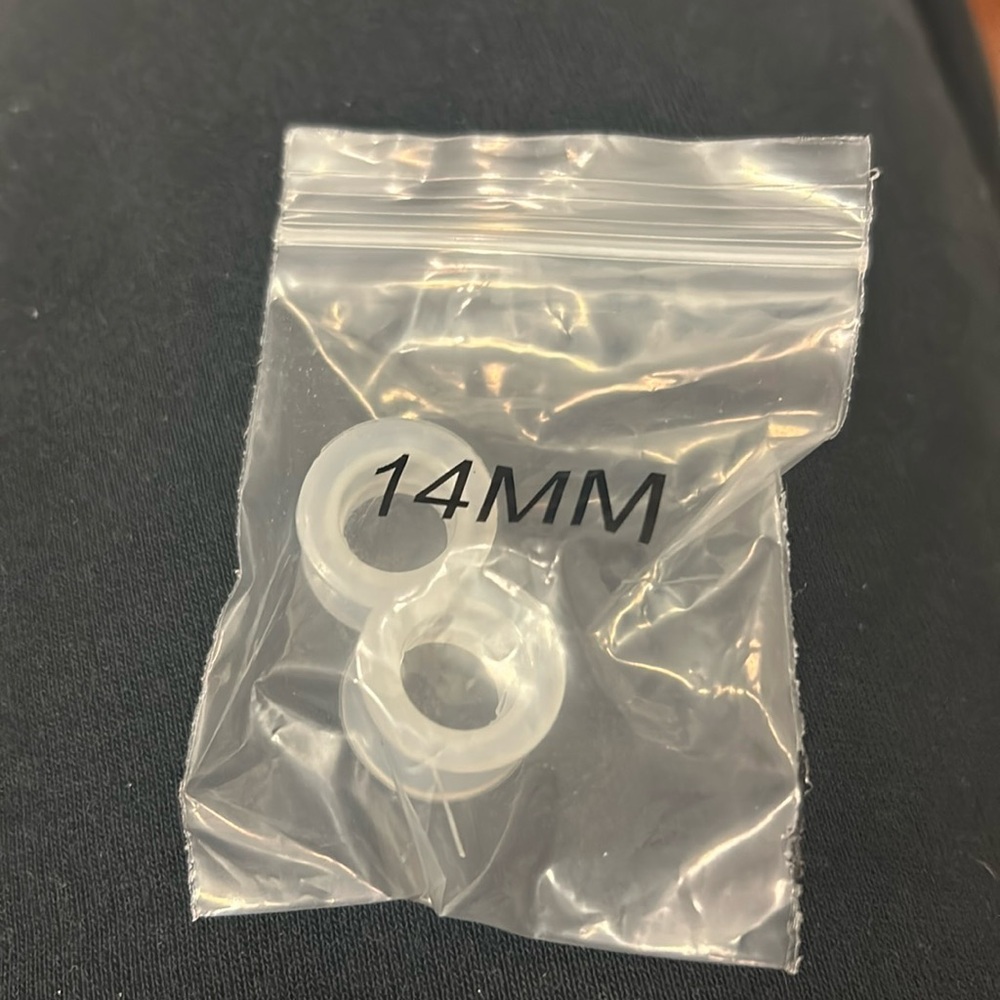 Silicone eyelet tunnels clear